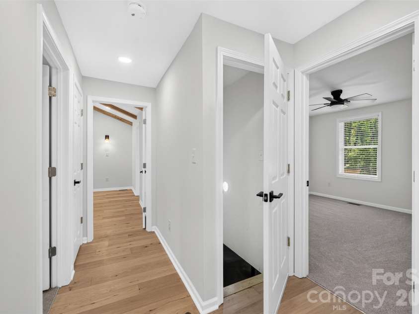 126 39th Avenue Court, Hickory, NC 28601.  MLS# CAR4405295, YatesRealty ID 37847. 