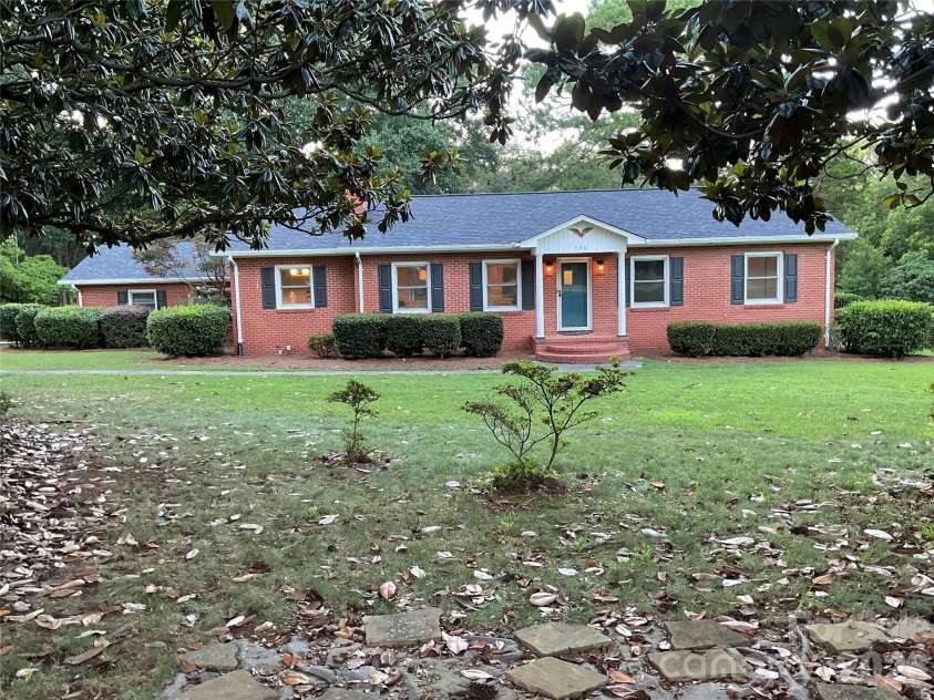 136 Gum Branch Road, Charlotte, NC 28214.  MLS# CAR4405461, YatesRealty ID 37848. 