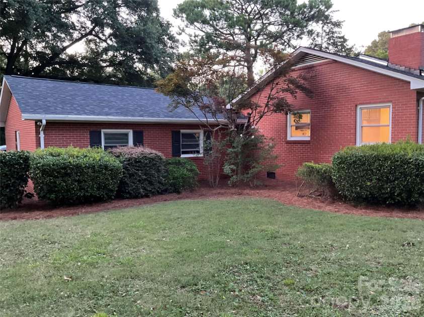 136 Gum Branch Road, Charlotte, NC 28214.  MLS# CAR4405461, YatesRealty ID 37848. 