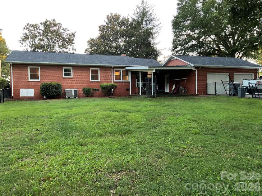 136 Gum Branch Road, Charlotte, NC 28214.  MLS# CAR4405461, YatesRealty ID 37848. 