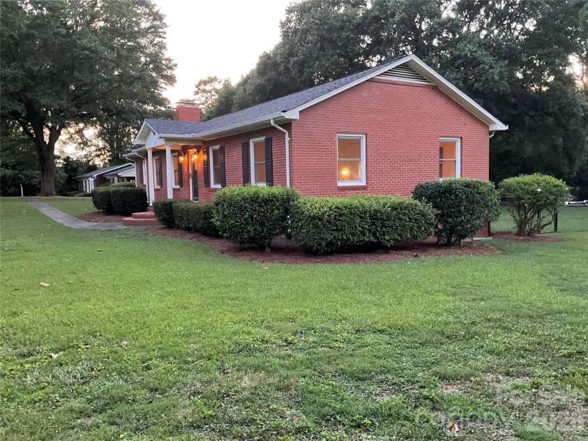 136 Gum Branch Road, Charlotte, NC 28214.  MLS# CAR4405461, YatesRealty ID 37848. 