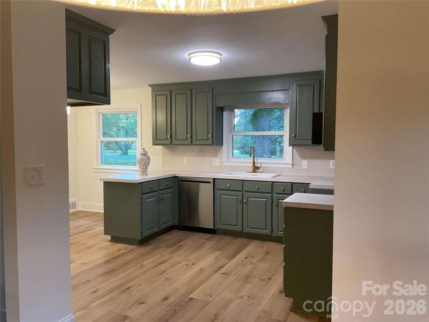 136 Gum Branch Road, Charlotte, NC 28214.  MLS# CAR4405461, YatesRealty ID 37848. 