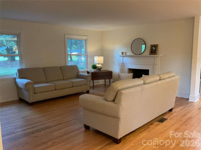 136 Gum Branch Road, Charlotte, NC 28214.  MLS# CAR4405461, YatesRealty ID 37848. 