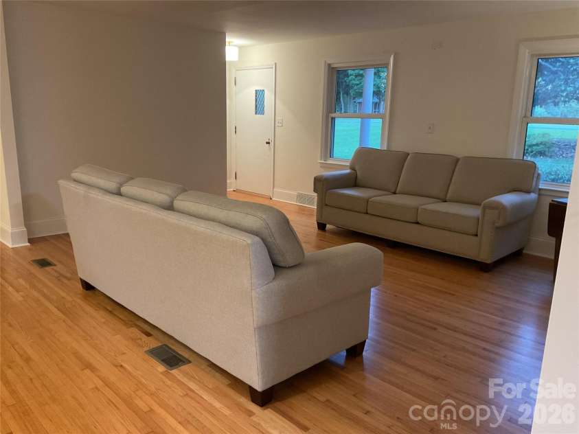 136 Gum Branch Road, Charlotte, NC 28214.  MLS# CAR4405461, YatesRealty ID 37848. 