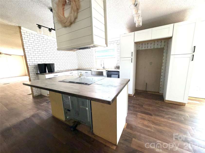 1050 Gold Mine Drive, Catawba, NC 28609.  MLS# CAR4404223, YatesRealty ID 37849. 