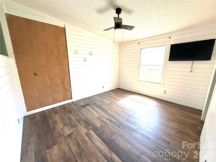 1050 Gold Mine Drive, Catawba, NC 28609.  MLS# CAR4404223, YatesRealty ID 37849. 