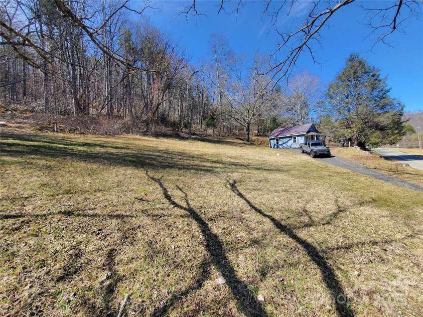 1107 Hamburg Road, Bakersville, NC 28705.  MLS# CAR4231218, YatesRealty ID 3785. 