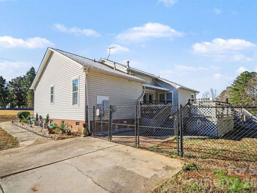 698 Rambo Road, Rock Hill, SC 29730.  MLS# CAR4338156, YatesRealty ID 3785. 