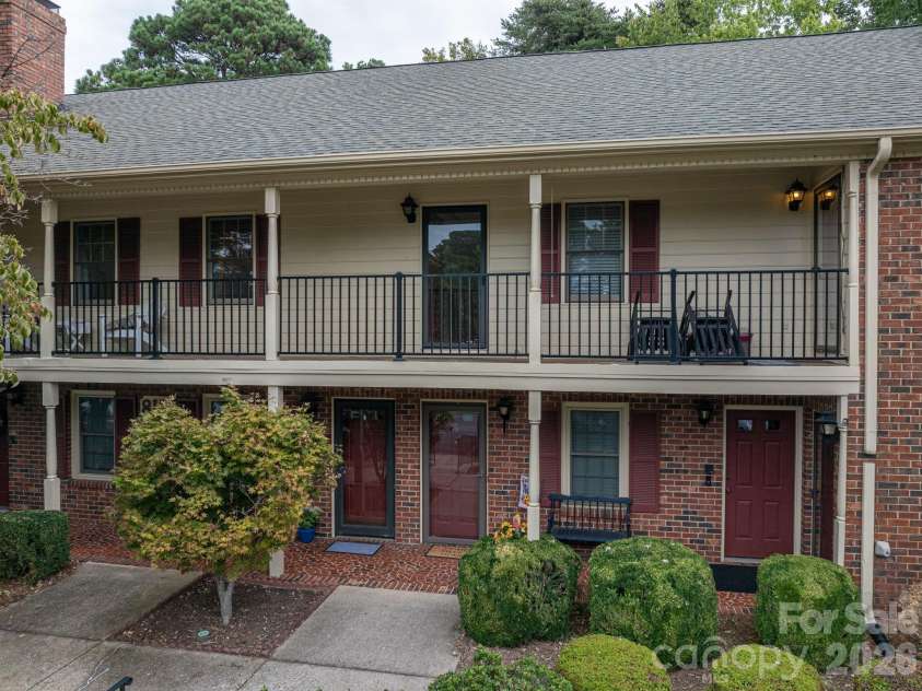 815 Jamestown Drive, Gastonia, NC 28056.  MLS# CAR4306675, YatesRealty ID 3785. 