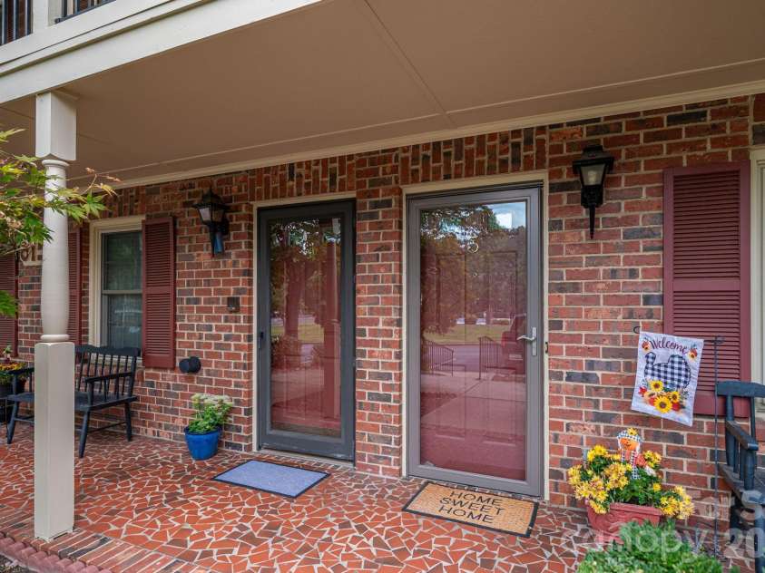 815 Jamestown Drive, Gastonia, NC 28056.  MLS# CAR4306675, YatesRealty ID 3785. 