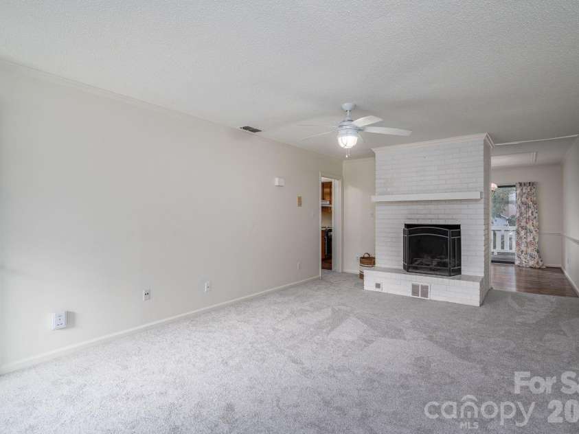 815 Jamestown Drive, Gastonia, NC 28056.  MLS# CAR4306675, YatesRealty ID 3785. 