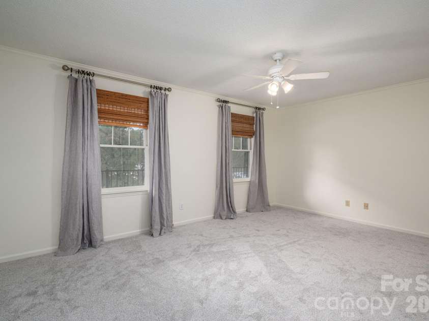 815 Jamestown Drive, Gastonia, NC 28056.  MLS# CAR4306675, YatesRealty ID 3785. 