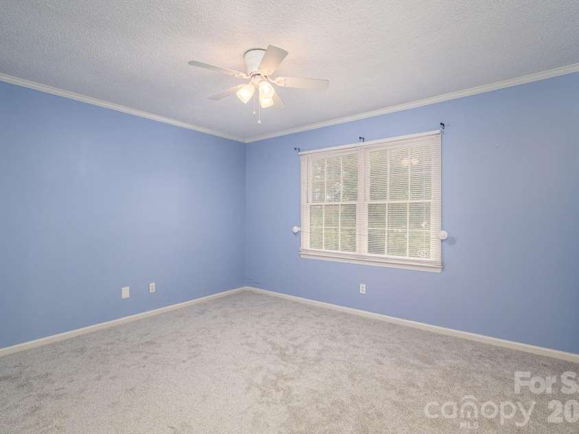 815 Jamestown Drive, Gastonia, NC 28056.  MLS# CAR4306675, YatesRealty ID 3785. 