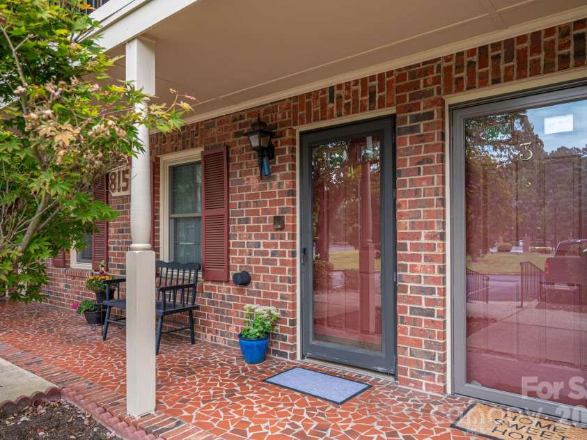 815 Jamestown Drive, Gastonia, NC 28056.  MLS# CAR4306675, YatesRealty ID 3785. 