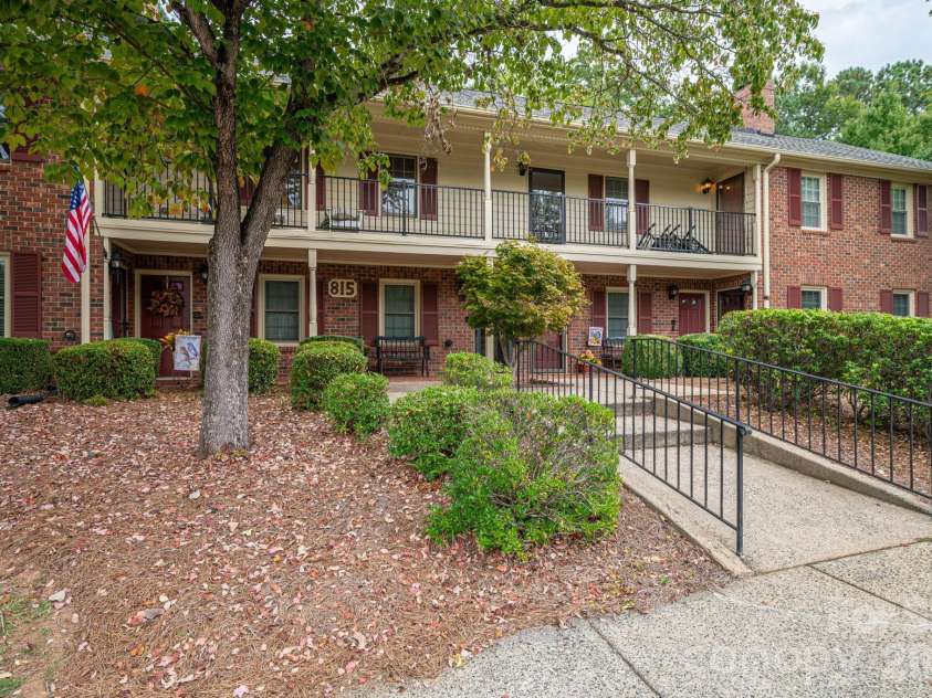 815 Jamestown Drive, Gastonia, NC 28056.  MLS# CAR4306675, YatesRealty ID 3785. 