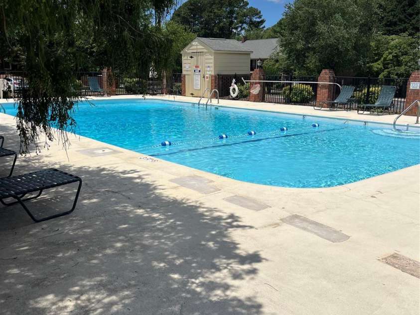 815 Jamestown Drive, Gastonia, NC 28056.  MLS# CAR4306675, YatesRealty ID 3785. 