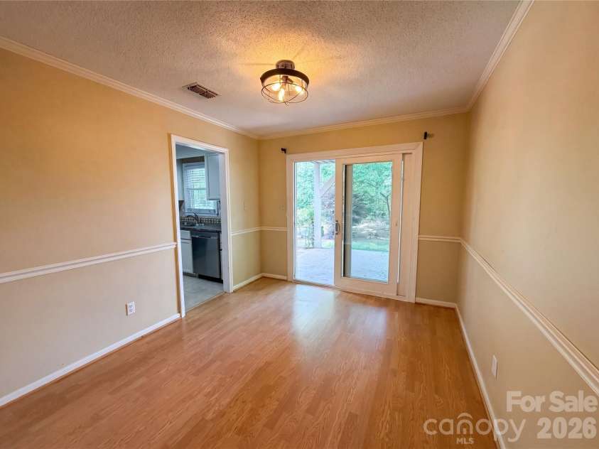 815 Jamestown Drive, Gastonia, NC 28056.  MLS# CAR4375048, YatesRealty ID 3785. 