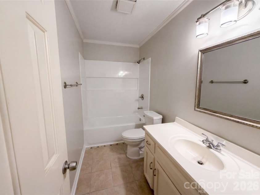 815 Jamestown Drive, Gastonia, NC 28056.  MLS# CAR4375048, YatesRealty ID 3785. 