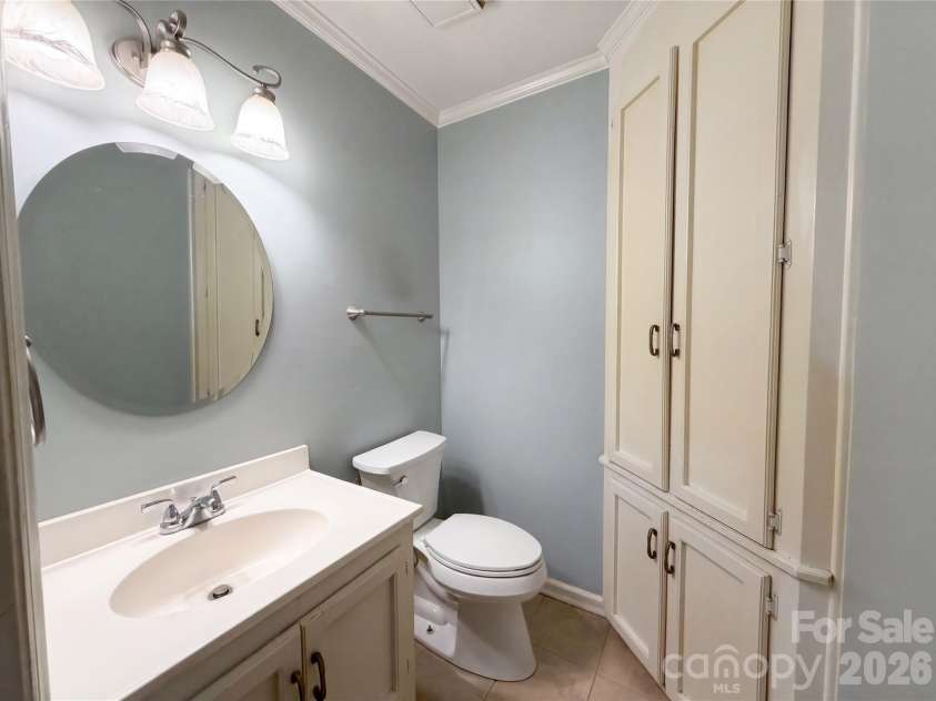 815 Jamestown Drive, Gastonia, NC 28056.  MLS# CAR4375048, YatesRealty ID 3785. 