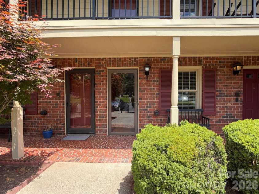 815 Jamestown Drive, Gastonia, NC 28056.  MLS# CAR4375048, YatesRealty ID 3785. 
