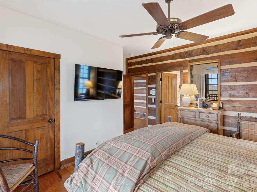 1213 Lost Valley Road, Scaly Mountain, NC 28775.  MLS# CAR4404560, YatesRealty ID 37850. 