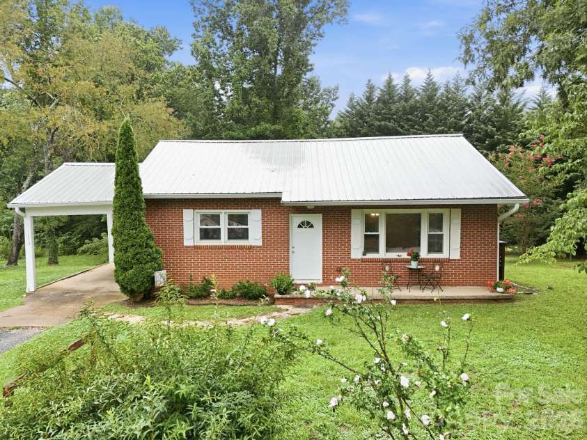 5418 Nix Creek Road, Marion, NC 28752.  MLS# CAR4404760, YatesRealty ID 37851. 