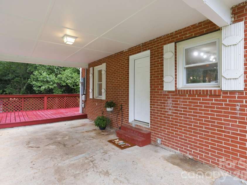 5418 Nix Creek Road, Marion, NC 28752.  MLS# CAR4404760, YatesRealty ID 37851. 