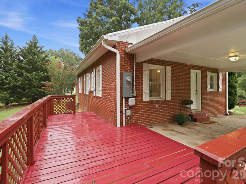 5418 Nix Creek Road, Marion, NC 28752.  MLS# CAR4404760, YatesRealty ID 37851. 