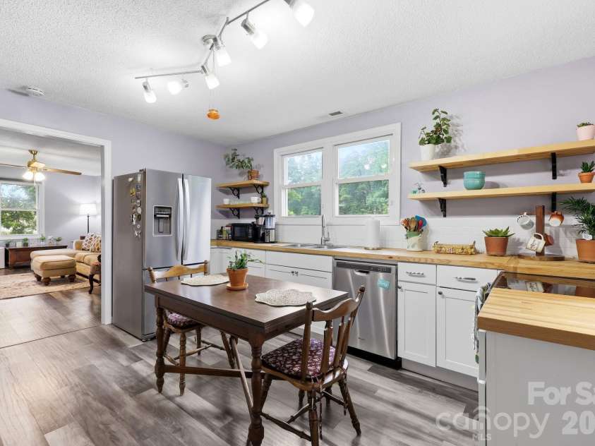 5418 Nix Creek Road, Marion, NC 28752.  MLS# CAR4404760, YatesRealty ID 37851. 