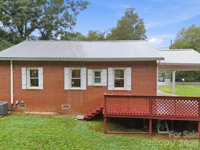 5418 Nix Creek Road, Marion, NC 28752.  MLS# CAR4404760, YatesRealty ID 37851. 