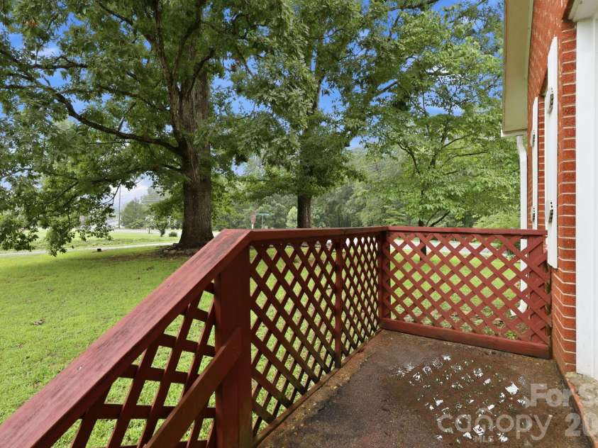5418 Nix Creek Road, Marion, NC 28752.  MLS# CAR4404760, YatesRealty ID 37851. 