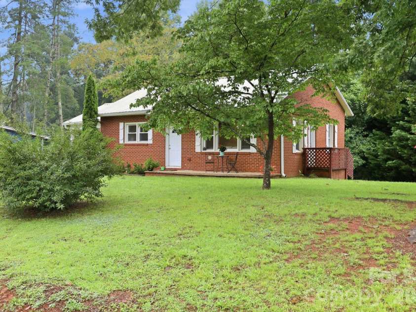 5418 Nix Creek Road, Marion, NC 28752.  MLS# CAR4404760, YatesRealty ID 37851. 