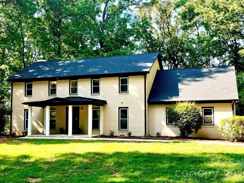 304 Travis Lane, Salisbury, NC 28146.  MLS# CAR4405285, YatesRealty ID 37852. 