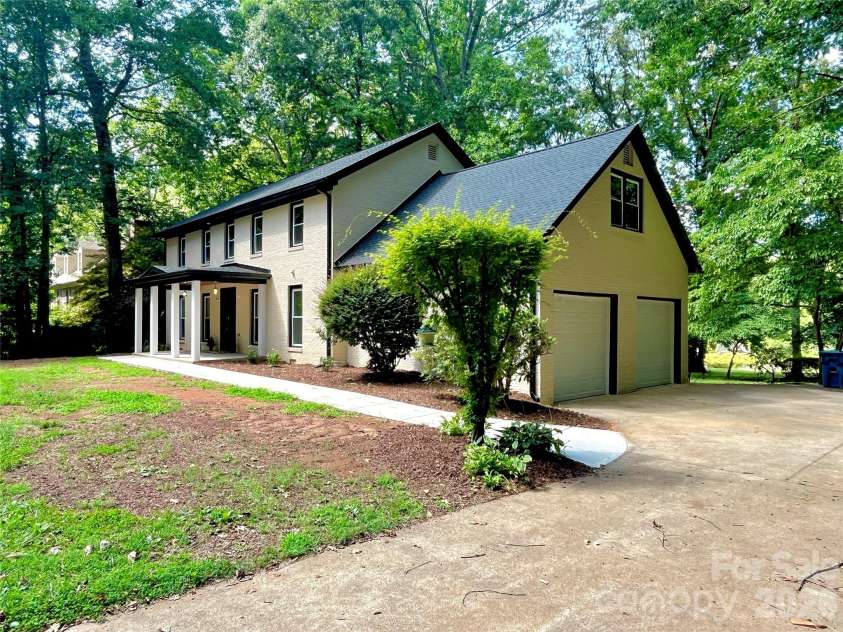 304 Travis Lane, Salisbury, NC 28146.  MLS# CAR4405285, YatesRealty ID 37852. 