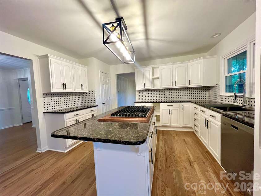 304 Travis Lane, Salisbury, NC 28146.  MLS# CAR4405285, YatesRealty ID 37852. 