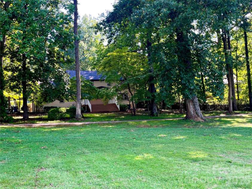 304 Travis Lane, Salisbury, NC 28146.  MLS# CAR4405285, YatesRealty ID 37852. 