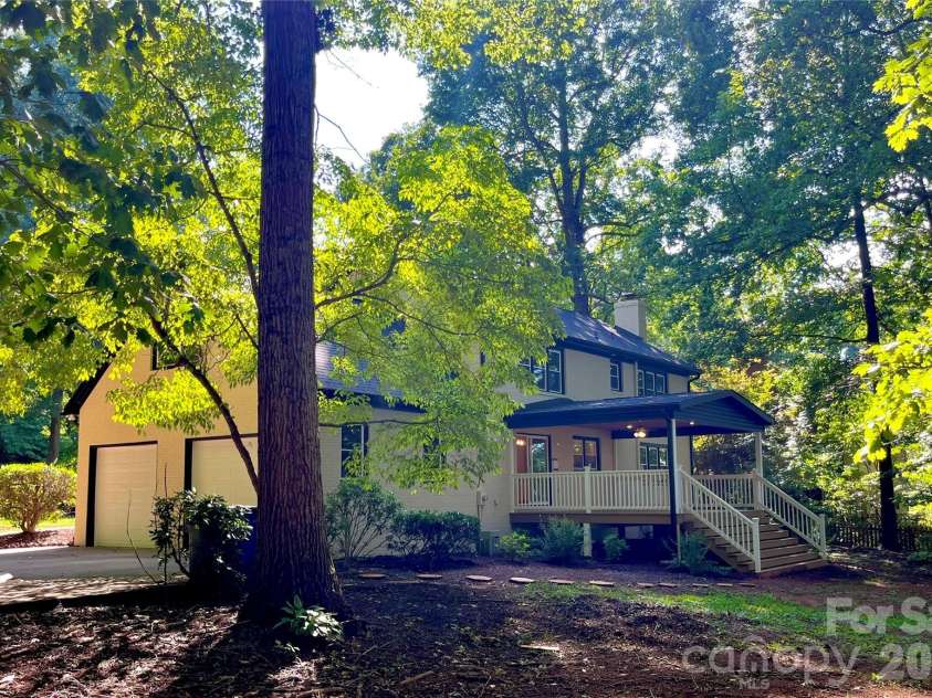 304 Travis Lane, Salisbury, NC 28146.  MLS# CAR4405285, YatesRealty ID 37852. 