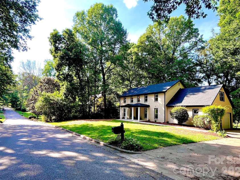 304 Travis Lane, Salisbury, NC 28146.  MLS# CAR4405285, YatesRealty ID 37852. 