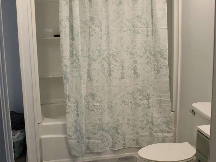 803 Long Street, Albemarle, NC 28001.  MLS# CAR4403245, YatesRealty ID 37854. Bathroom