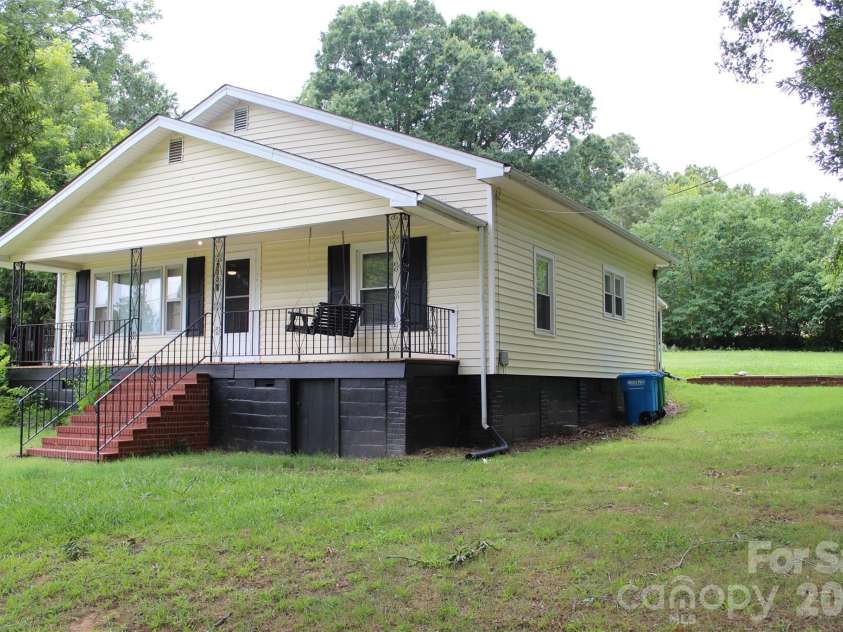 803 Long Street, Albemarle, NC 28001.  MLS# CAR4403245, YatesRealty ID 37854. Exterior Front/Side