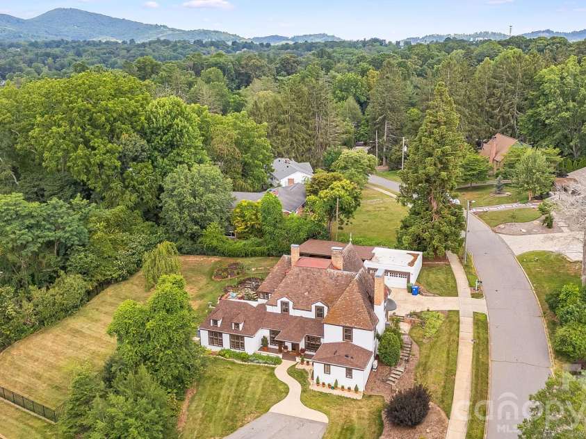 42 Cranford Road, Asheville, NC 28806.  MLS# CAR4401998, YatesRealty ID 37855. 