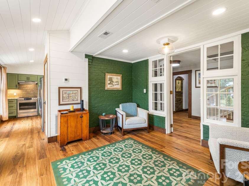 42 Cranford Road, Asheville, NC 28806.  MLS# CAR4401998, YatesRealty ID 37855. 