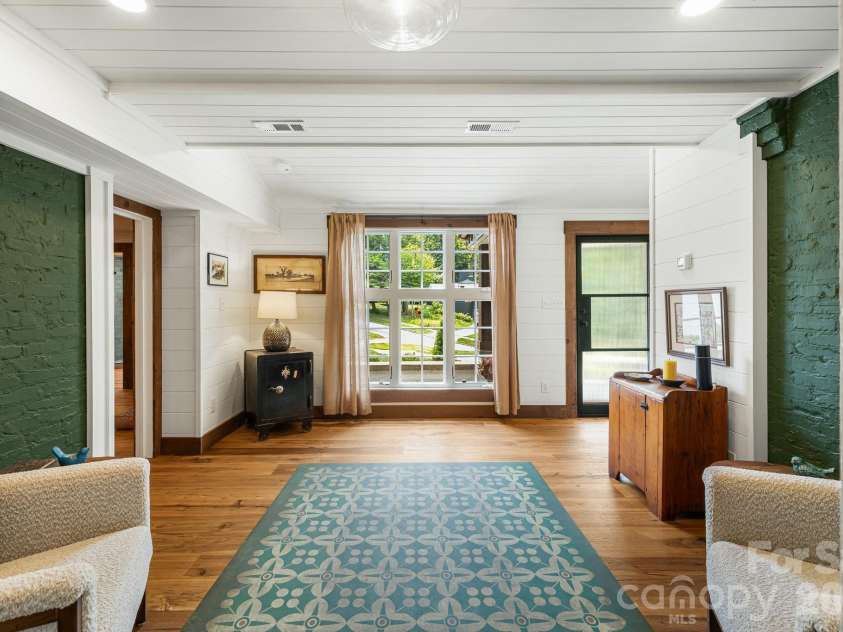 42 Cranford Road, Asheville, NC 28806.  MLS# CAR4401998, YatesRealty ID 37855. 