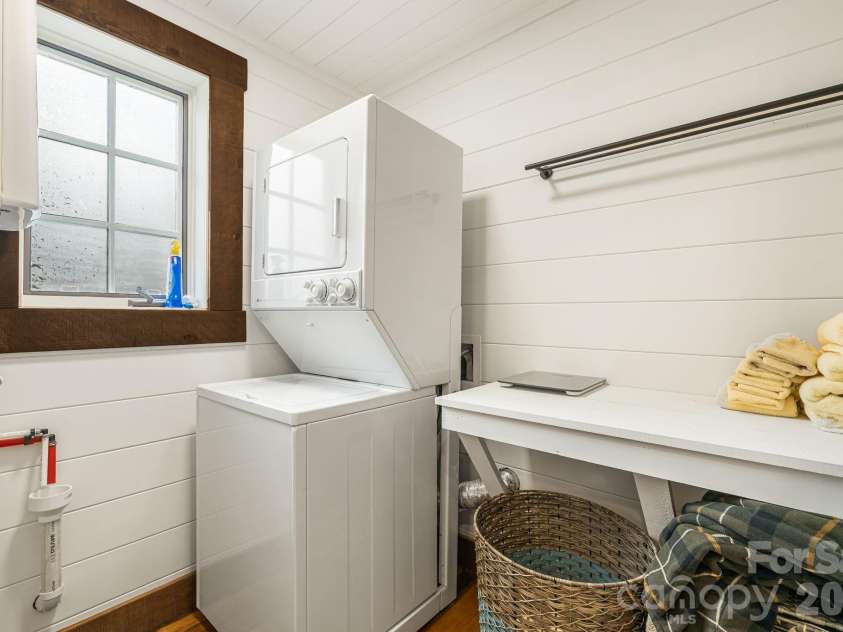 42 Cranford Road, Asheville, NC 28806.  MLS# CAR4401998, YatesRealty ID 37855. 