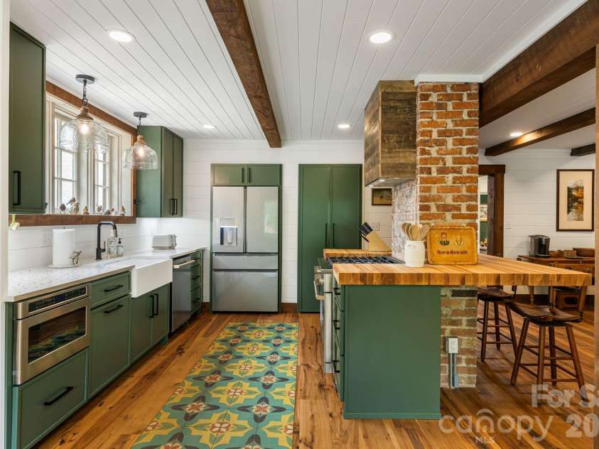 42 Cranford Road, Asheville, NC 28806.  MLS# CAR4401998, YatesRealty ID 37855. 