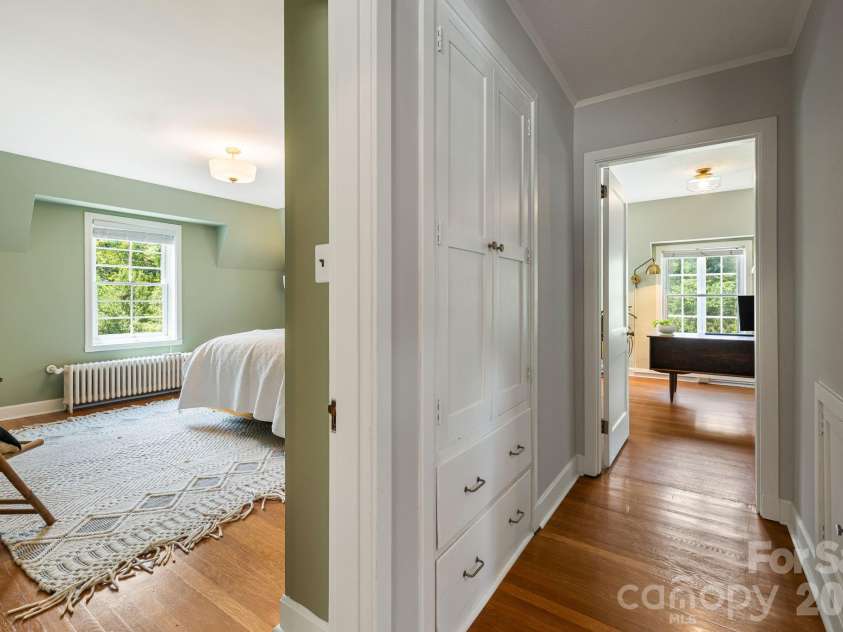 42 Cranford Road, Asheville, NC 28806.  MLS# CAR4401998, YatesRealty ID 37855. 