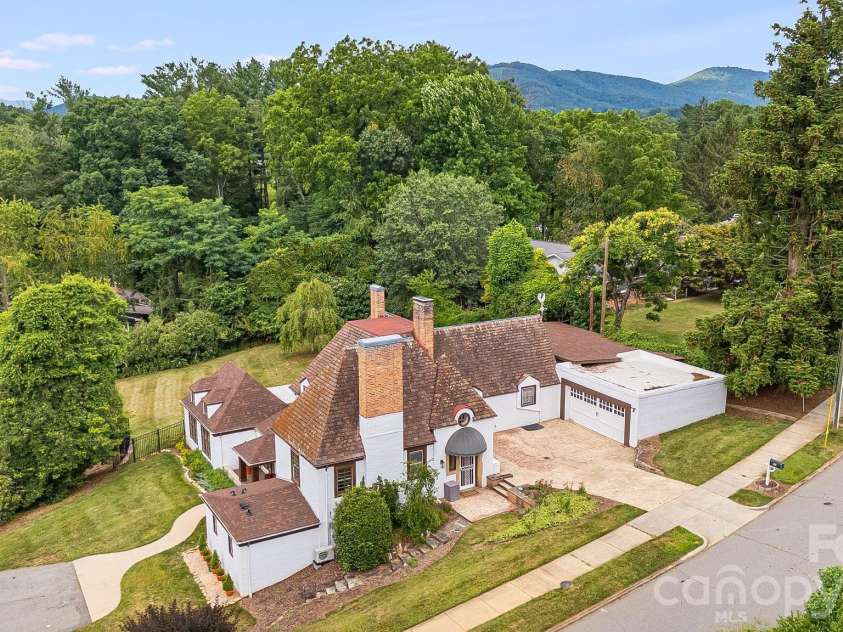 42 Cranford Road, Asheville, NC 28806.  MLS# CAR4401998, YatesRealty ID 37855. 