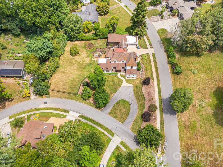 42 Cranford Road, Asheville, NC 28806.  MLS# CAR4401998, YatesRealty ID 37855. 