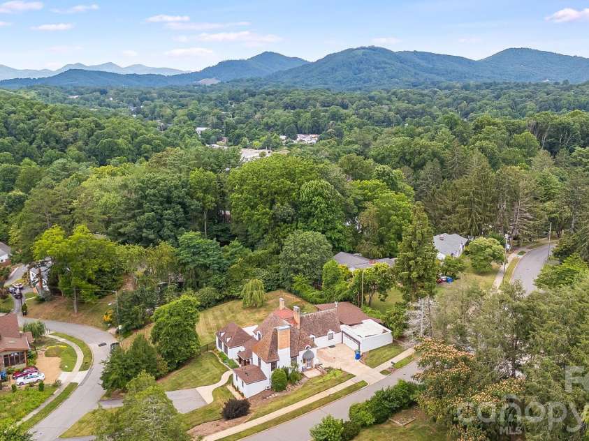 42 Cranford Road, Asheville, NC 28806.  MLS# CAR4401998, YatesRealty ID 37855. 