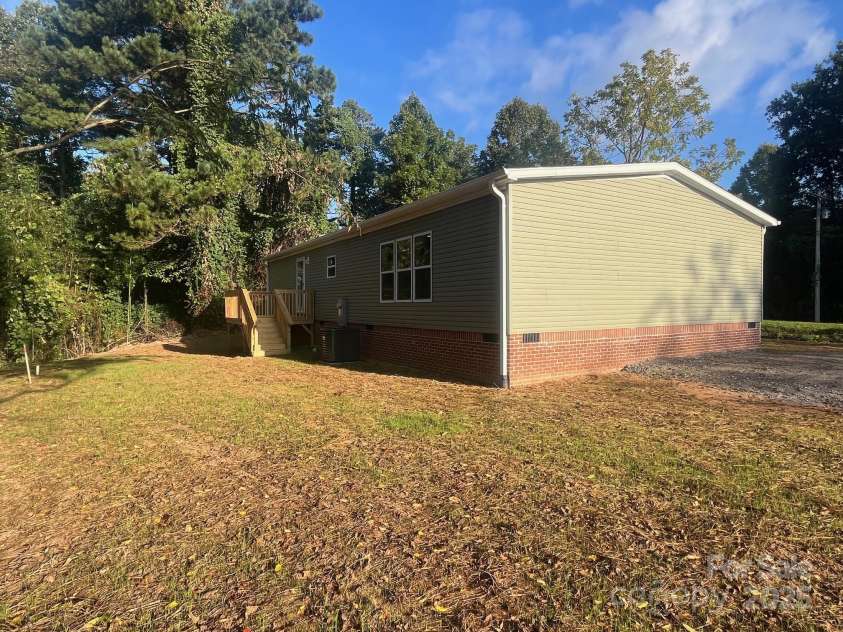 958 Pinnacle Church Road, Nebo, NC 28761.  MLS# CAR4297060, YatesRealty ID 37856. 